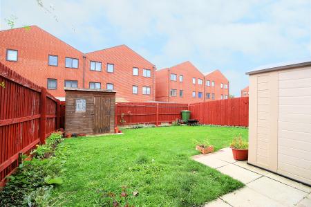 2 bedroom Semi-detached house for sale in Harston Lane, Leicester, LE4