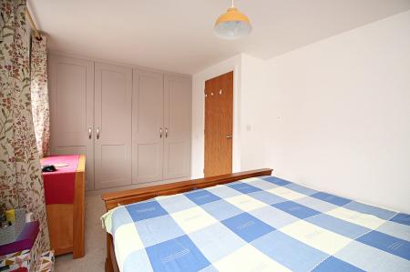 2 bedroom Semi-detached house for sale in Harston Lane, Leicester, LE4