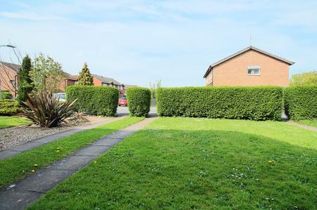 2 bedroom Terraced House for sale in Heath Avenue, Syston, LE7
