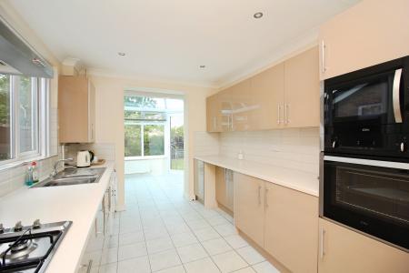 2 bedroom Detached bungalow for sale in Hereward Drive, Thurnby, LE7