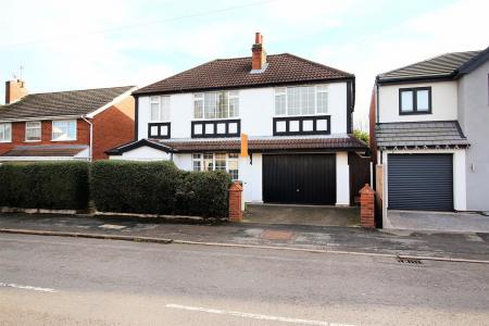 4 bedroom Detached house for sale in Highway Road, Thurmaston, LE4