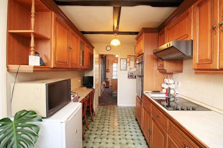 4 bedroom Detached house for sale in Highway Road, Thurmaston, LE4