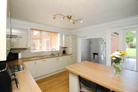 5 bedroom Detached bungalow for sale in Highway Road, Thurmaston, LE4