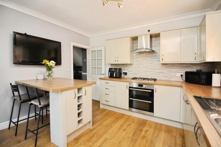 5 bedroom Detached bungalow for sale in Highway Road, Thurmaston, LE4