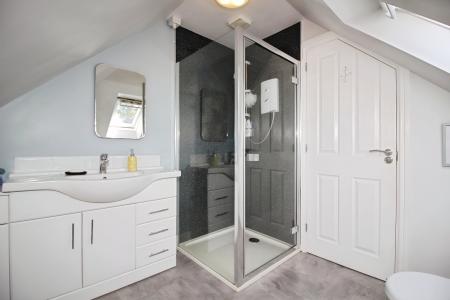 5 bedroom Detached bungalow for sale in Highway Road, Thurmaston, LE4