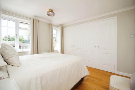 4 bedroom Detached house for sale in Hungarton Drive, Syston, LE7