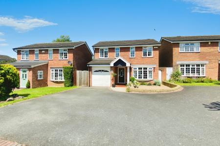 4 bedroom Detached house for sale in Hungarton Drive, Syston, LE7