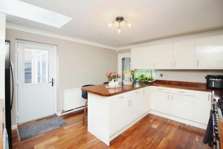 4 bedroom Detached house for sale in Hungarton Drive, Syston, LE7