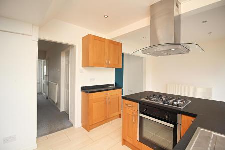 3 bedroom Semi-detached house for sale in Huntsmans Dale, East Goscote, LE7