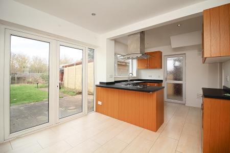 3 bedroom Semi-detached house for sale in Huntsmans Dale, East Goscote, LE7