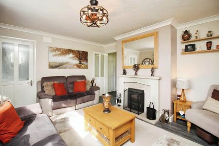 3 bedroom Terraced House for sale in Huntsmans Dale, East Goscote, LE7