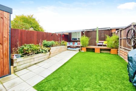 3 bedroom Terraced House for sale in Huntsmans Dale, East Goscote, LE7