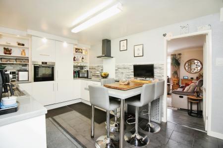 3 bedroom Terraced House for sale in Huntsmans Dale, East Goscote, LE7