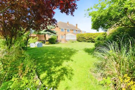 June Avenue, Thurmaston, LE4
