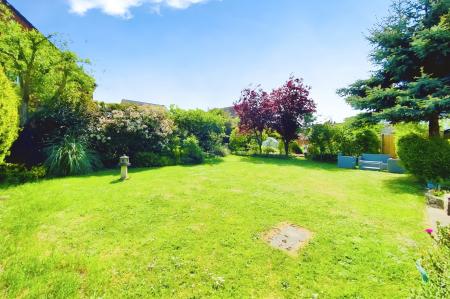 3 bedroom Semi-detached house for sale in June Avenue, Thurmaston, LE4