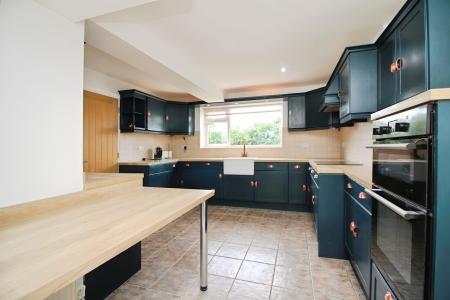 3 bedroom Semi-detached house for sale in Keble Drive, Syston, LE7