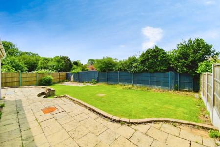 3 bedroom Semi-detached house for sale in Keble Drive, Syston, LE7