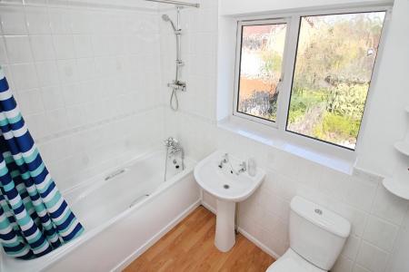 3 bedroom Semi-detached house for sale in Kingfisher Road, Mountsorrel, LE12