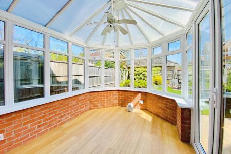 3 bedroom Semi-detached house for sale in Kingfisher Road, Mountsorrel, LE12