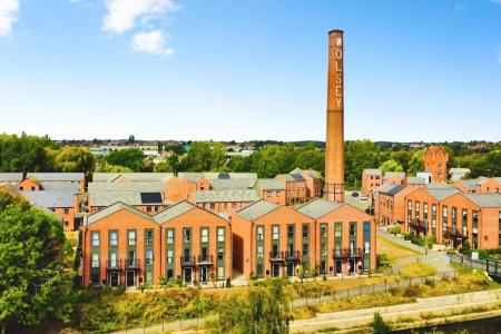 4 bedroom Town house for sale in Langton Way, Leicester, LE4