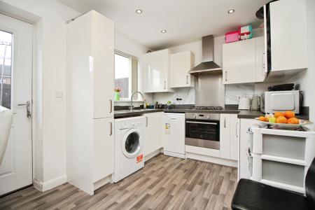 4 bedroom Town house for sale in Langton Way, Leicester, LE4