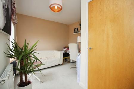 4 bedroom Town house for sale in Langton Way, Leicester, LE4