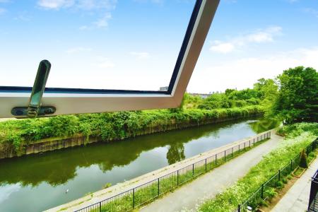 4 bedroom Town house for sale in Langton Way, Leicester, LE4