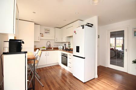 2 bedroom Terraced House for sale in Linacre Crescent, Syston, LE7