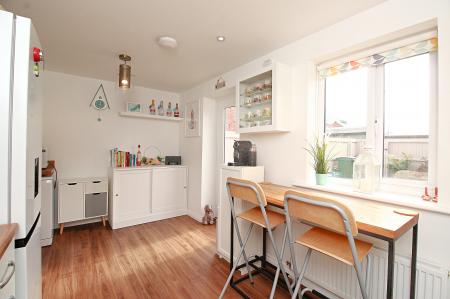 2 bedroom Terraced House for sale in Linacre Crescent, Syston, LE7