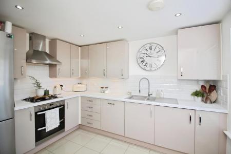 3 bedroom Terraced House for sale in Linacre Crescent, Syston, LE7