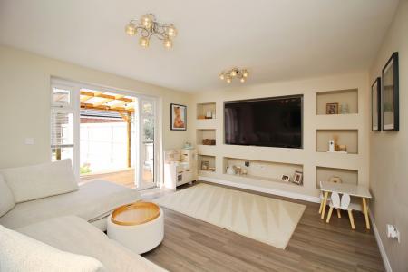 3 bedroom Terraced House for sale in Linacre Crescent, Syston, LE7