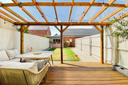 3 bedroom Terraced House for sale in Linacre Crescent, Syston, LE7