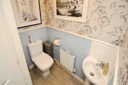 4 bedroom Detached house for sale in Loddington Close, Syston, LE7