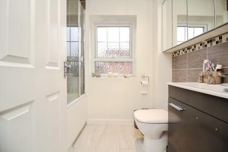 4 bedroom Detached house for sale in Loddington Close, Syston, LE7