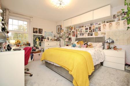 4 bedroom Detached house for sale in Loddington Close, Syston, LE7