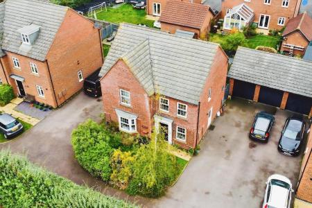 4 bedroom Detached house for sale in Loddington Close, Syston, LE7
