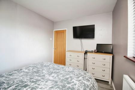 3 bedroom End of terrace house for sale in Long Furrow, East Goscote, LE7