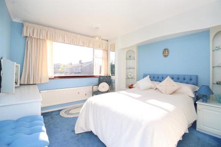 3 bedroom Detached house for sale in Long Furrow, East Goscote, LE7