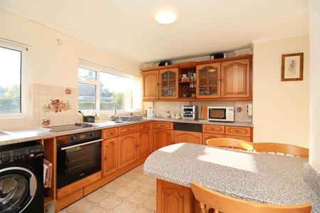 3 bedroom Detached house for sale in Long Furrow, East Goscote, LE7