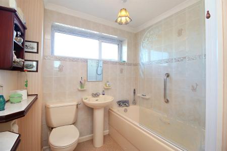 3 bedroom Detached house for sale in Long Furrow, East Goscote, LE7