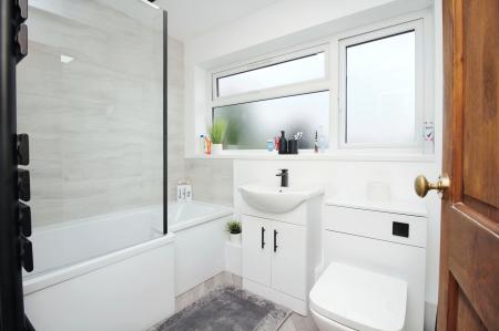 3 bedroom Semi-detached house for sale in Long Furrow, East Goscote, LE7