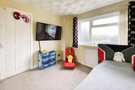 3 bedroom Semi-detached house for sale in Long Furrow, East Goscote, LE7