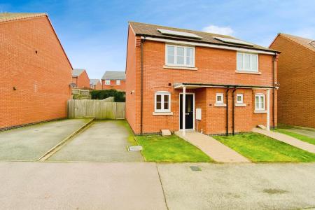 Long Meadow Way, Birstall, LE4