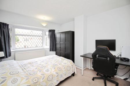 3 bedroom Semi-detached house for sale in Ludgate Close, Birstall, LE4