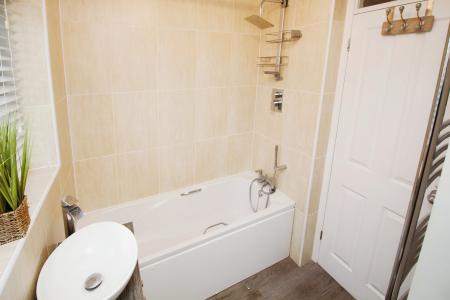 3 bedroom Semi-detached house for sale in Martin Drive, Syston, LE7