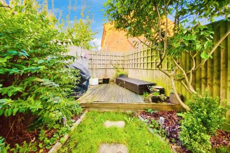 3 bedroom Semi-detached house for sale in Martin Drive, Syston, LE7