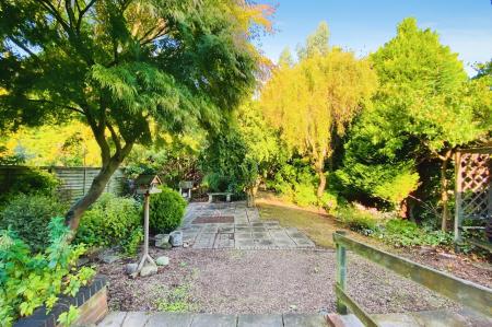 3 bedroom Semi-detached house for sale in Melton Road, Syston, LE7