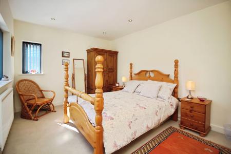 4 bedroom Detached house for sale in Melton Road, Rearsby, LE7