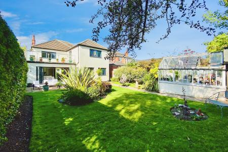 4 bedroom Detached house for sale in Melton Road, Rearsby, LE7