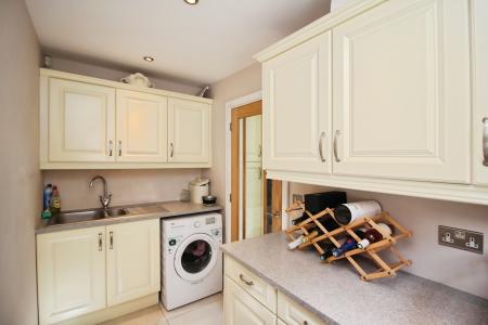 4 bedroom Detached house for sale in Melton Road, Rearsby, LE7